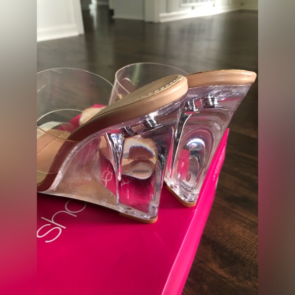 NIB Shoedazzle Women’s Size 10 Summer Clear Crystal Wedge Heels - Picture 2 of 3